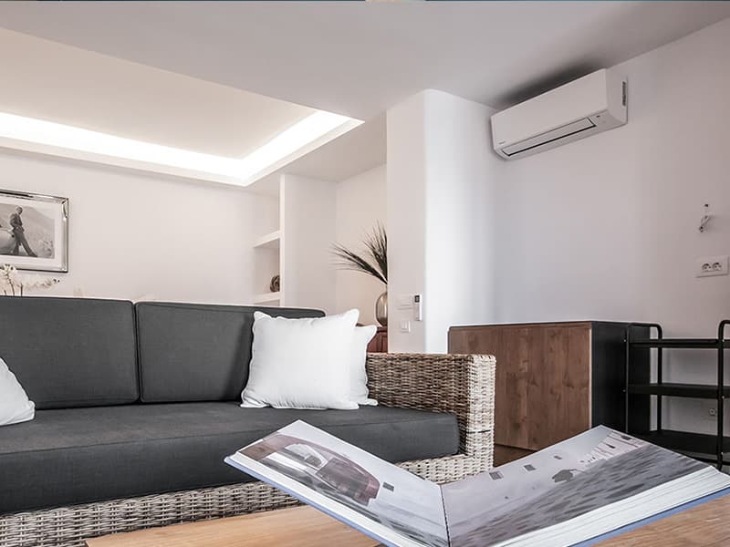 Climatisation salon contemporain appartement Paris