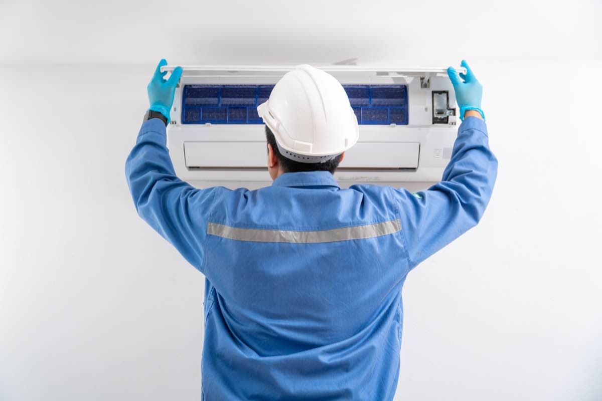 Technicien ClimExpert en intervention